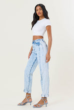 Load image into Gallery viewer, Bobbie Jeans
