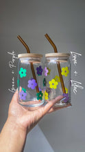 Load image into Gallery viewer, Retro Flower Glass Cup
