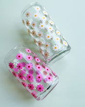 Load image into Gallery viewer, Mini Daisy Glass Cup 20oz
